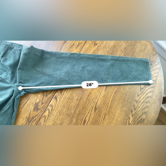American Eagle  Hunter Green Jeans Size 2 Mom Straight Stretch Like New - Picture 7 of 8